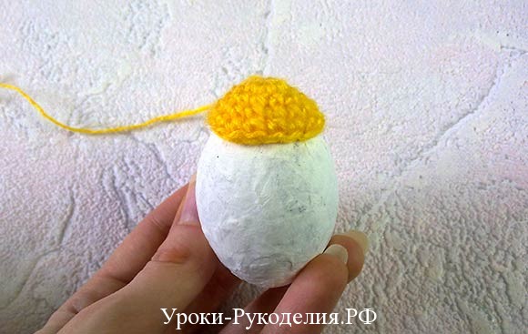 обвязать яйцо нитками