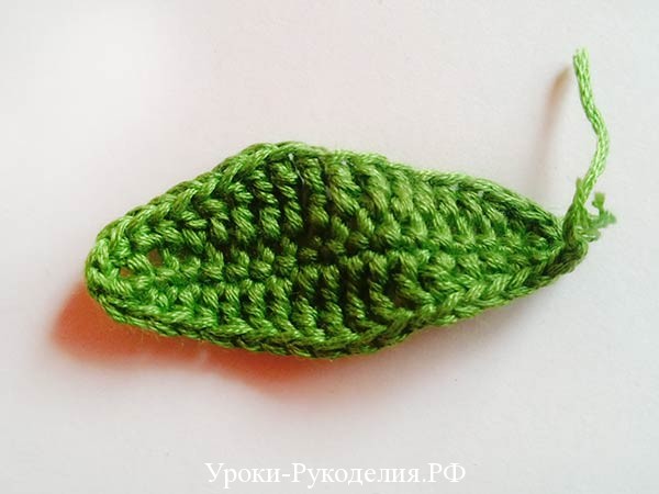 листик для вязаного цветка